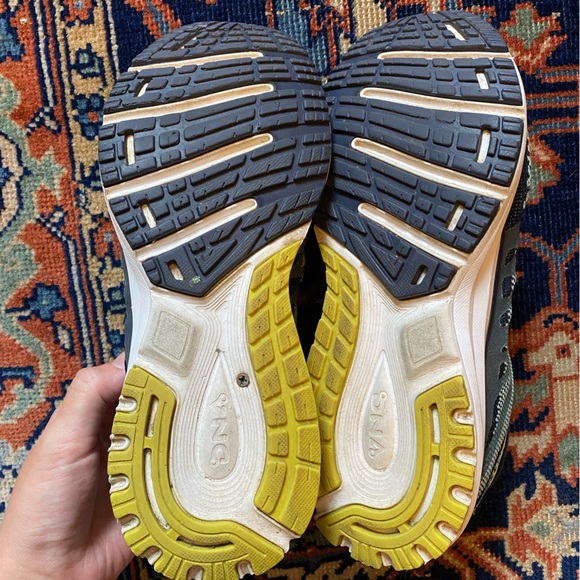 Brooks Running Sneakers Size 10 - Picture 3 of 6